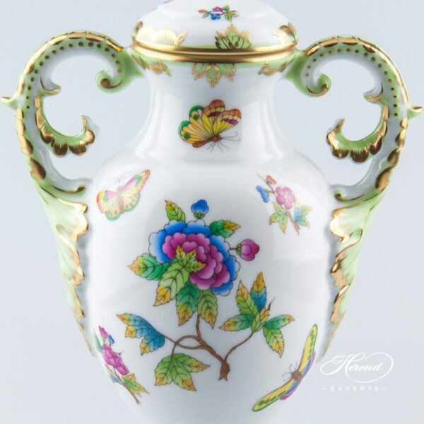 Fancy Vase w. Lid 6492-0-23 VBO Queen Victoria design. Herend fine china hand painted. Ornaments