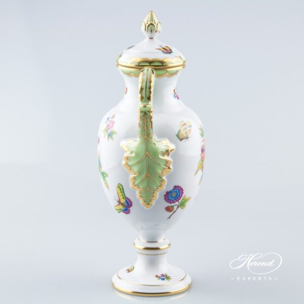 Fancy Vase w. Lid 6492-0-23 VBO Queen Victoria design. Herend fine china hand painted. Ornaments