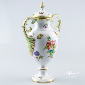 Fancy Vase w. Lid 6492-0-23 VBO Queen Victoria design. Herend fine china hand painted. Ornaments