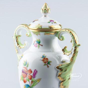 Fancy Vase w. Lid 6492-0-23 VBO Queen Victoria design. Herend fine china hand painted. Ornaments