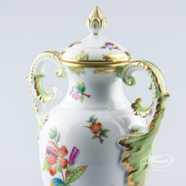 Fancy Vase w. Lid 6492-0-23 VBO Queen Victoria design. Herend fine china hand painted. Ornaments