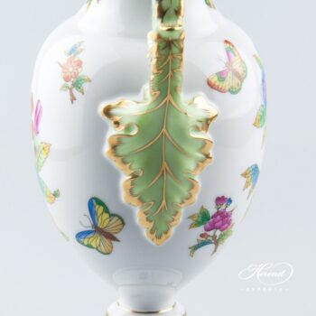 Fancy Vase w. Lid 6492-0-23 VBO Queen Victoria design. Herend fine china hand painted. Ornaments