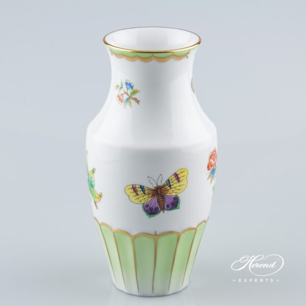 Vase 7163-0-00 VBO Queen Victoria pattern - Herend porcelain hand painted.