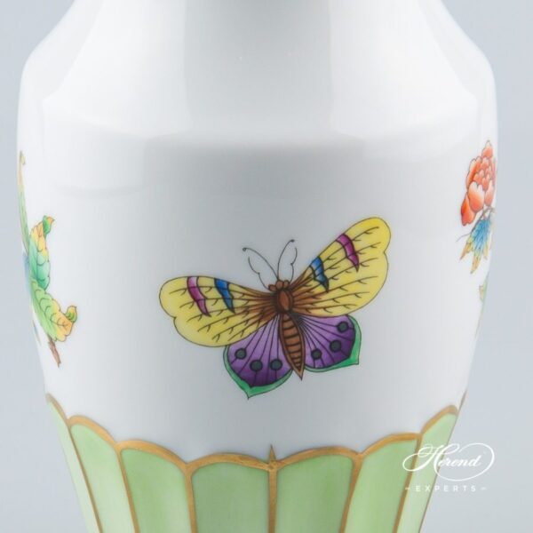 Vase 7163-0-00 VBO Queen Victoria pattern - Herend porcelain hand painted.