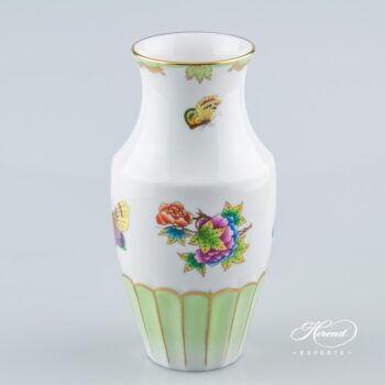 Vase 7163-0-00 VBO Queen Victoria pattern - Herend porcelain hand painted.