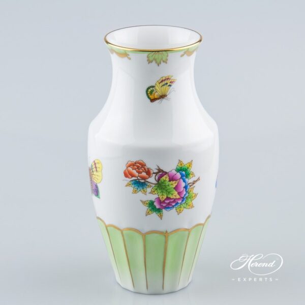 Vase 7163-0-00 VBO Queen Victoria pattern - Herend porcelain hand painted.