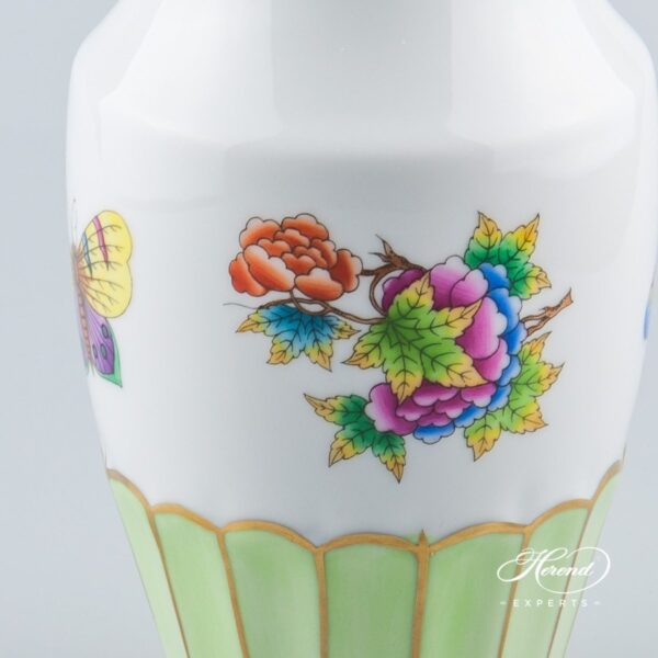 Vase 7163-0-00 VBO Queen Victoria pattern - Herend porcelain hand painted.