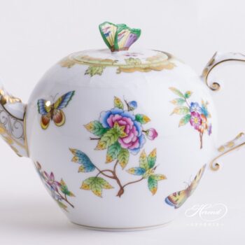 Tea Pot w. Butterfly Knob 605-0-17 VBO Queen Victoria pattern. Herend fine china