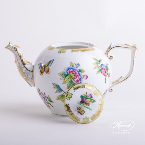 Tea Pot w. Butterfly Knob 605-0-17 VBO Queen Victoria pattern. Herend fine china