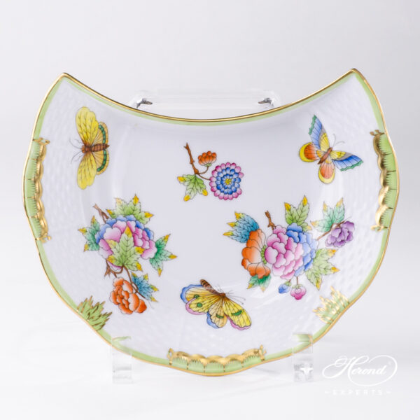 Crescent Plate Queen Victoria VBO pattern - Herend porcelain hand painted.