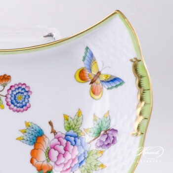 Crescent Plate Queen Victoria VBO pattern - Herend porcelain hand painted.