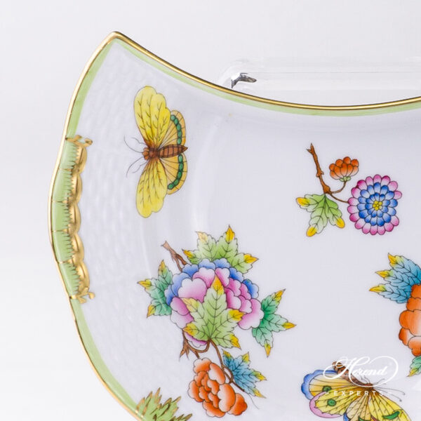 Crescent Plate Queen Victoria VBO pattern - Herend porcelain hand painted.