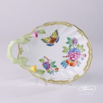 Ice Cream Shell 207-0-00 VBO Queen Victoria design. Herend porcelain