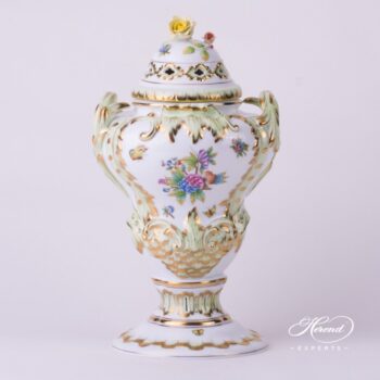 Queen Victoria - VBO pattern Fancy Vase - Herend porcelain.