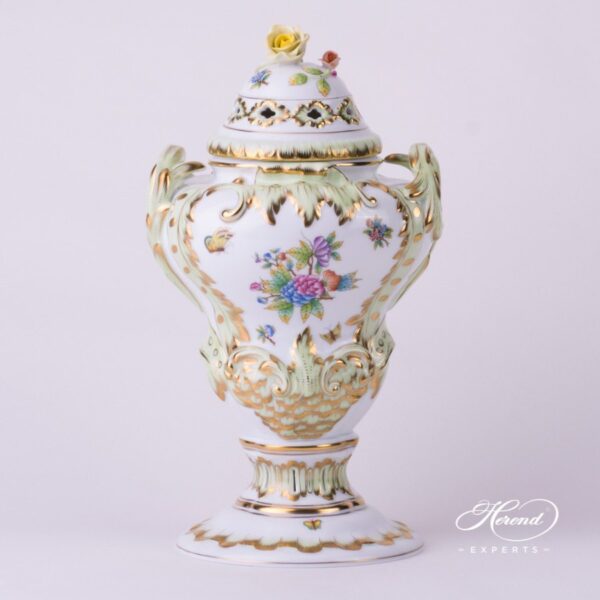 Queen Victoria - VBO pattern Fancy Vase - Herend porcelain.