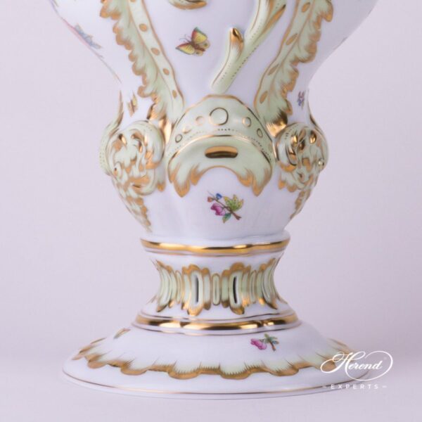 Queen Victoria - VBO pattern Fancy Vase - Herend porcelain.