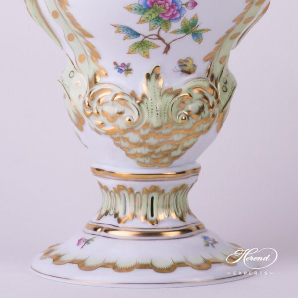 Queen Victoria - VBO pattern Fancy Vase - Herend porcelain.
