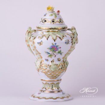 Queen Victoria - VBO pattern Fancy Vase - Herend porcelain.