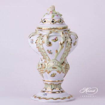 Queen Victoria - VBO pattern Fancy Vase - Herend porcelain.
