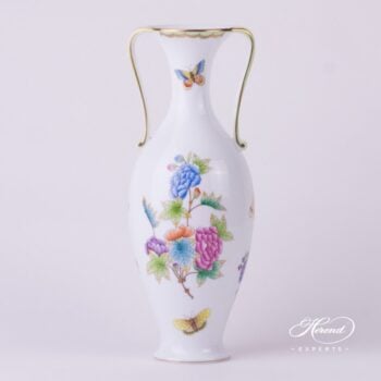 Queen Victoria - VBO pattern Vase - Herend porcelain.