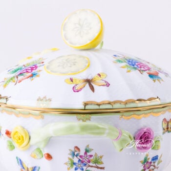 Soup Tureen w. Lemon Knob 1023-0-03 VBO Queen Victoria design. Herend fine china tableware. Hand painted
