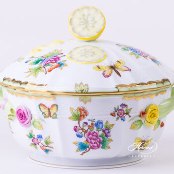 Soup Tureen w. Lemon Knob 1023-0-03 VBO Queen Victoria design. Herend fine china tableware. Hand painted