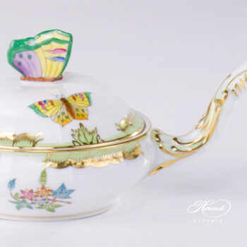 Patty Pan w. Butterfly Knob 388-0-17 VBA Queen Victoria design. Herend porcelain