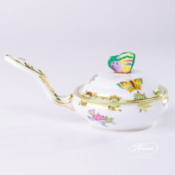 Patty Pan w. Butterfly Knob 388-0-17 VBA Queen Victoria design. Herend porcelain