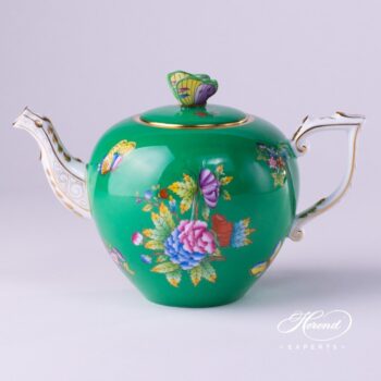 Tea Pot w. Butterfly Knob 20606-0-17 VE-FV Queen Victoria VBO design on Green Background. Herend fine china tableware. Hand painted