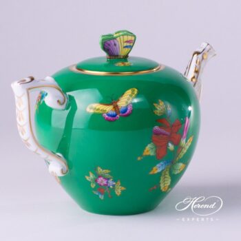 Tea Pot w. Butterfly Knob 20606-0-17 VE-FV Queen Victoria VBO design on Green Background. Herend fine china tableware. Hand painted