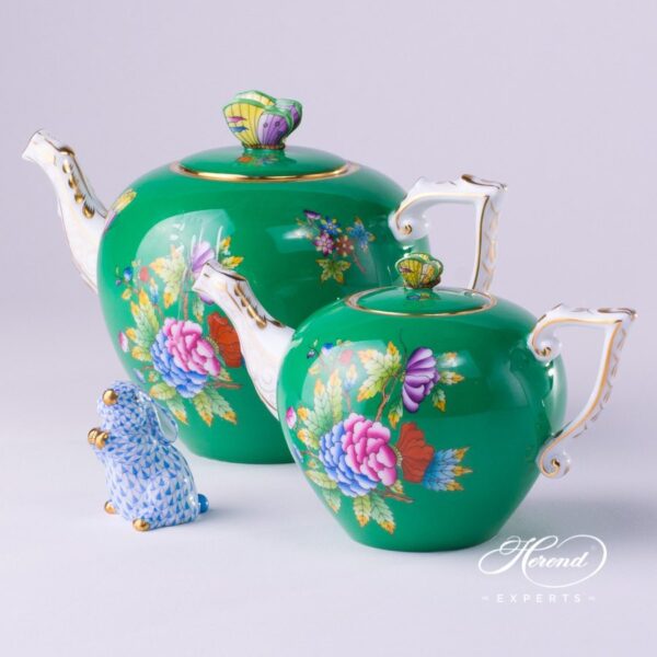 Tea Pot w. Butterfly Knob 20606-0-17 VE-FV and 20608-0-17 VE-FV Queen Victoria VBO design on Green Background. Herend fine china hand painted