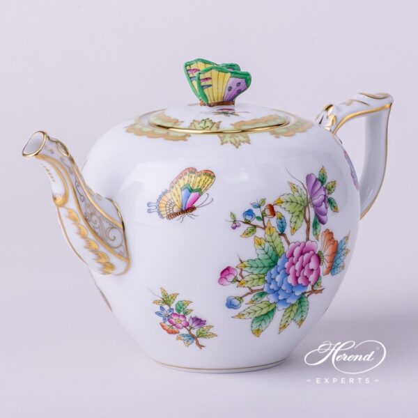 Tea Pot w. Butterfly Knob 606-0-17 VBO Queen Victoria pattern. Herend fine china hand painted. Classic Royal Family design