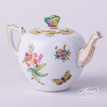 Tea Pot w. Butterfly Knob 606-0-17 VBO Queen Victoria pattern. Herend fine china hand painted. Classic Royal Family design