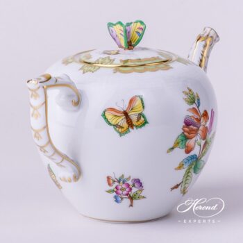 Tea Pot w. Butterfly Knob 606-0-17 VBO Queen Victoria pattern. Herend fine china hand painted. Classic Royal Family design