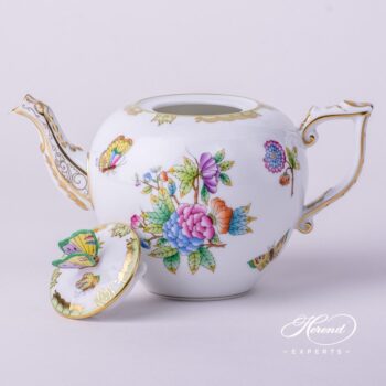 Tea Pot w. Butterfly Knob 606-0-17 VBO Queen Victoria pattern. Herend fine china hand painted. Classic Royal Family design
