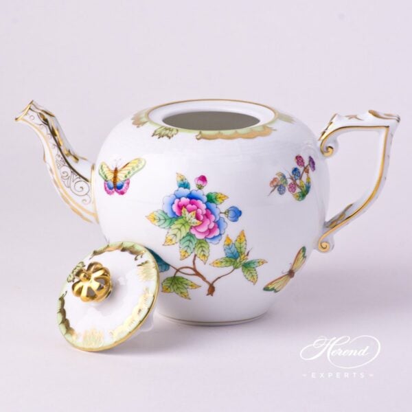 Tea Pot with Crown Knob 606-0-91 VBO+INS Queen Victoria design. Herend fine china tableware. Hand painted. Limited edition