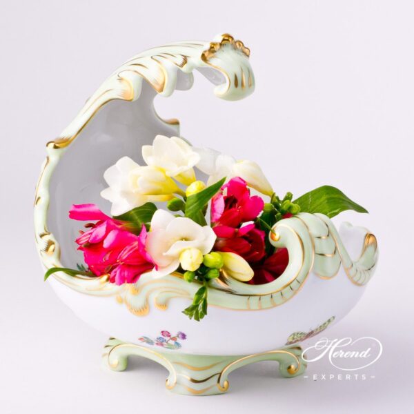 Baroque Shell 7511-0-00 VBA Queen Victoria design. Herend fine china