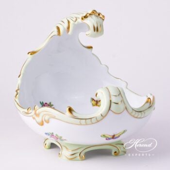 Baroque Shell 7511-0-00 VBA Queen Victoria design. Herend fine china