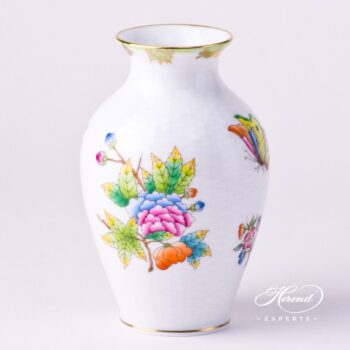 Vase, small 6763-0-00 VBO Queen Victoria design. Herend fine china hand painted. Classic pattern. Ornaments