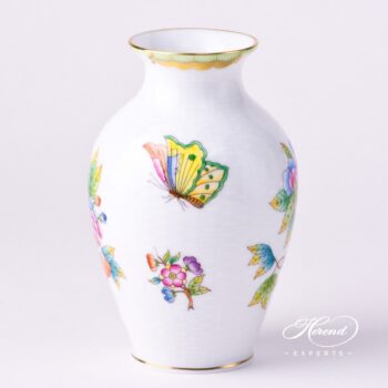 Vase, small 6763-0-00 VBO Queen Victoria design. Herend fine china hand painted. Classic pattern. Ornaments