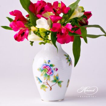 Vase, small 6763-0-00 VBO Queen Victoria design. Herend fine china hand painted. Classic pattern. Ornaments