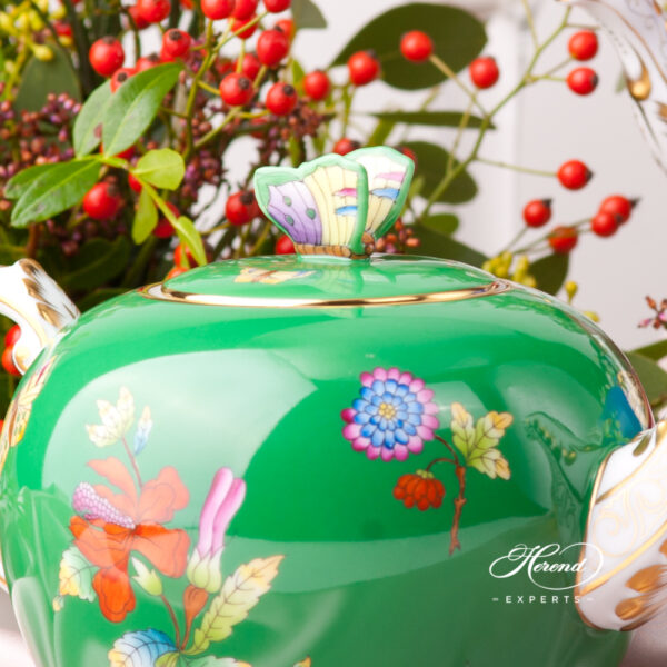 Teapots of Herend. Herend fine china tableware. Hand painted