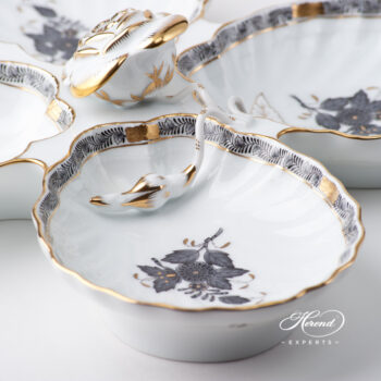 Fancy Dish w. Rose Handle 7532-0-09 ANG Chinese Bouquet / Apponyi Black design. Herend fine china