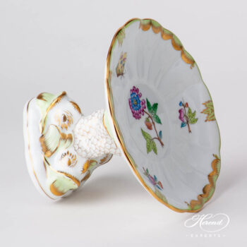 Ornamental Dish 7557-0-00 VBA Queen Victoria design. Herend porcelain