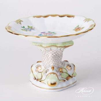 Ornamental Dish 7557-0-00 VBA Queen Victoria design. Herend porcelain