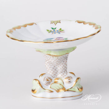 Ornamental Dish 7557-0-00 VBA Queen Victoria design. Herend porcelain