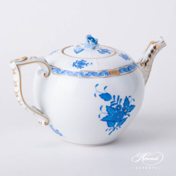 Big Tea Pot w. Rose Knob 604-0-09 AB Chinese Bouquet / Apponyi Blue design. Herend fine china