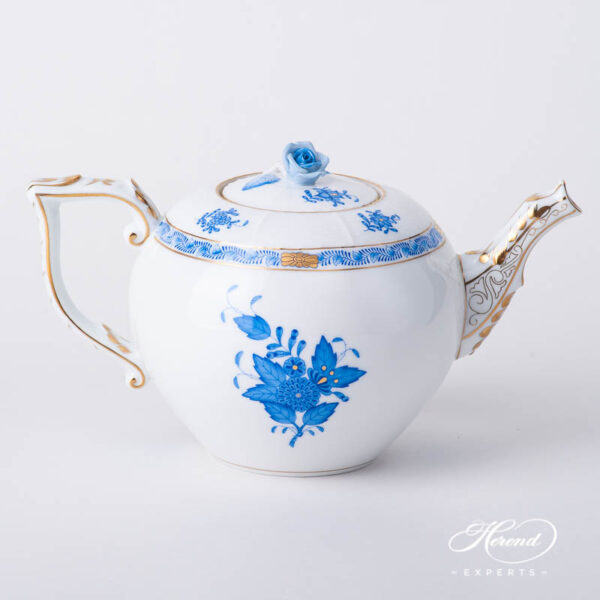 Big Tea Pot w. Rose Knob 604-0-09 AB Chinese Bouquet / Apponyi Blue design. Herend fine china