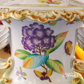 Fancy Vase w. Dragon Handles 6487-0-19 Old Queen Victoria design. Herend fine china