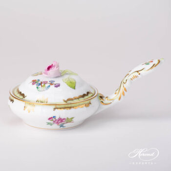 Patty Pan w. Rose Knob 388-0-09 VBA Queen Victoria design. Herend porcelain